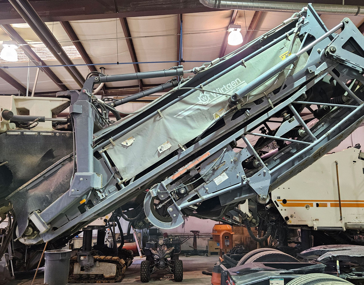 Wirtgen W 210 i - Asfalt freze: fotoğraf 4 Wirtgen W 210 i - Asfalt freze: fotoğraf 4