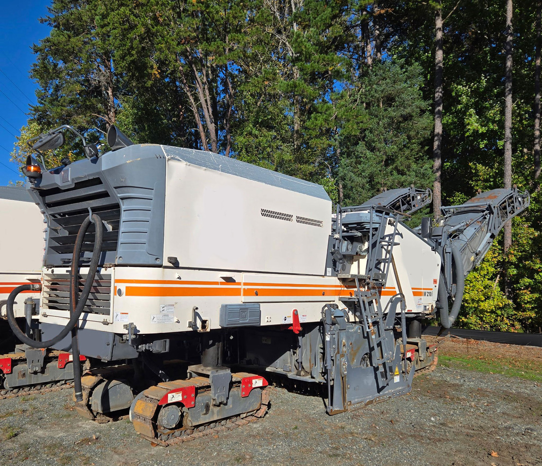 Wirtgen W 210 i - Asfalt freze: fotoğraf 2 Wirtgen W 210 i - Asfalt freze: fotoğraf 2