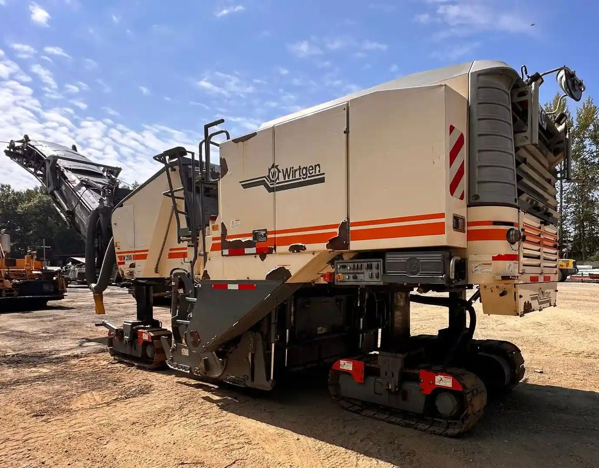 Wirtgen W 210 i - Asfalt freze: fotoğraf 4 Wirtgen W 210 i - Asfalt freze: fotoğraf 4