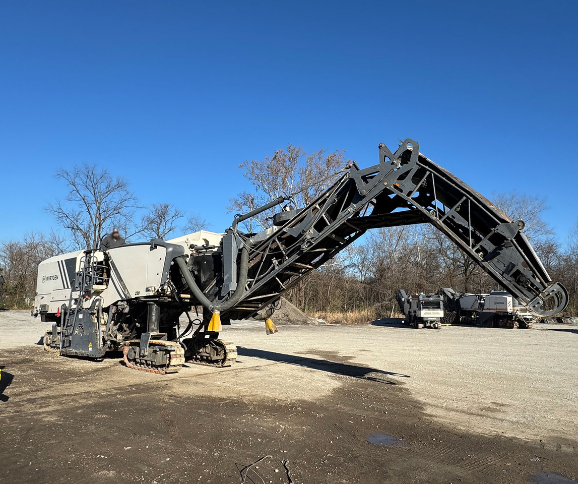 Wirtgen W 220 - Asfalt freze: fotoğraf 2 Wirtgen W 220 - Asfalt freze: fotoğraf 2