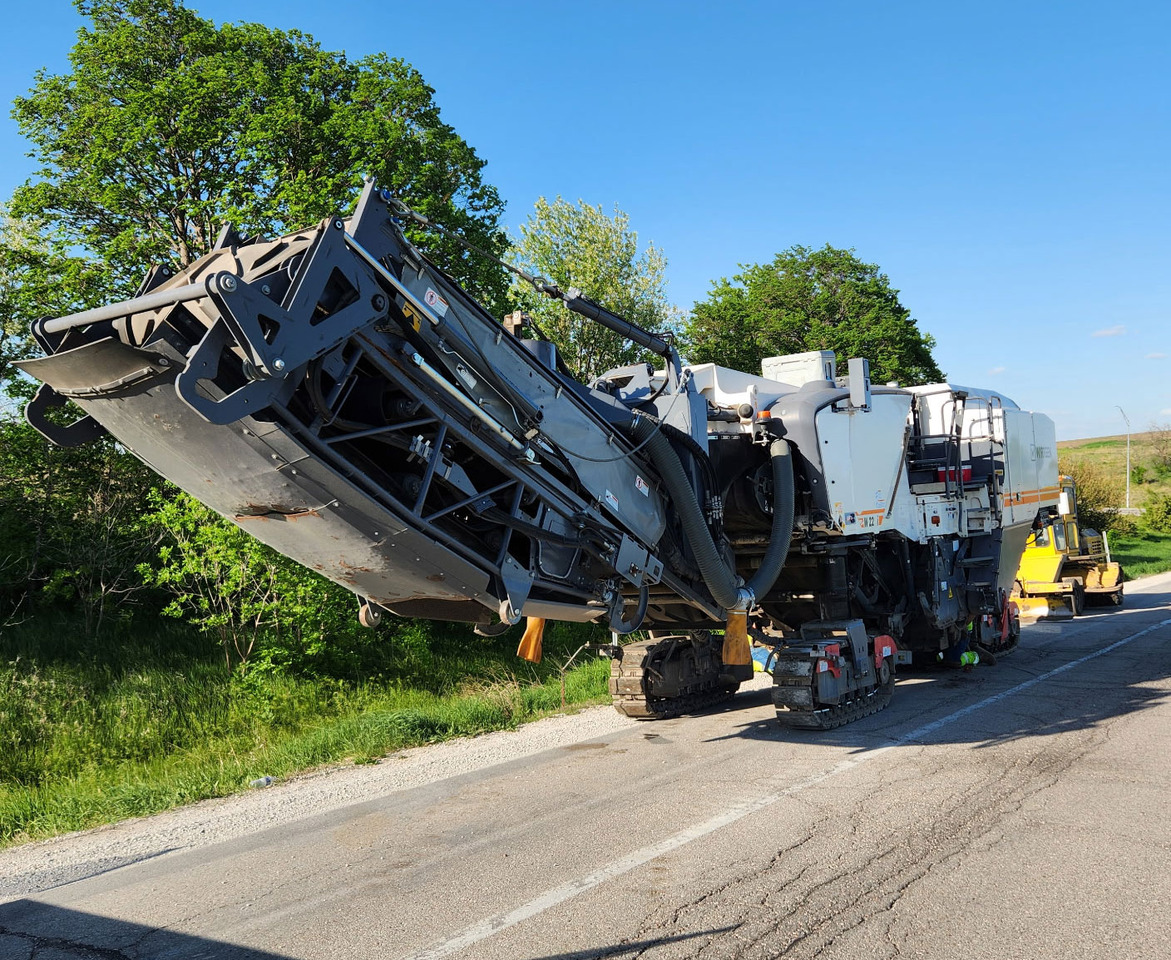 Wirtgen W 220 I - Asfalt freze: fotoğraf 3 Wirtgen W 220 I - Asfalt freze: fotoğraf 3