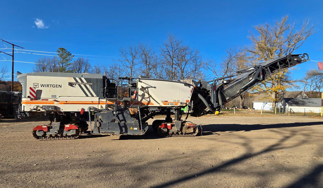 Wirtgen W 250 I - Asfalt freze: fotoğraf 2 Wirtgen W 250 I - Asfalt freze: fotoğraf 2