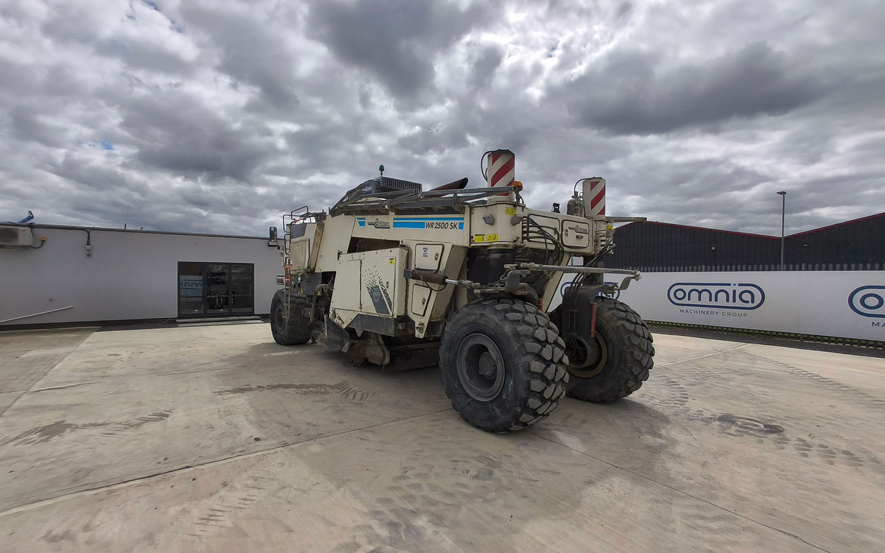 Wirtgen WR 2500 SK - Toprak stabilizatörü: fotoğraf 5 Wirtgen WR 2500 SK - Toprak stabilizatörü: fotoğraf 5