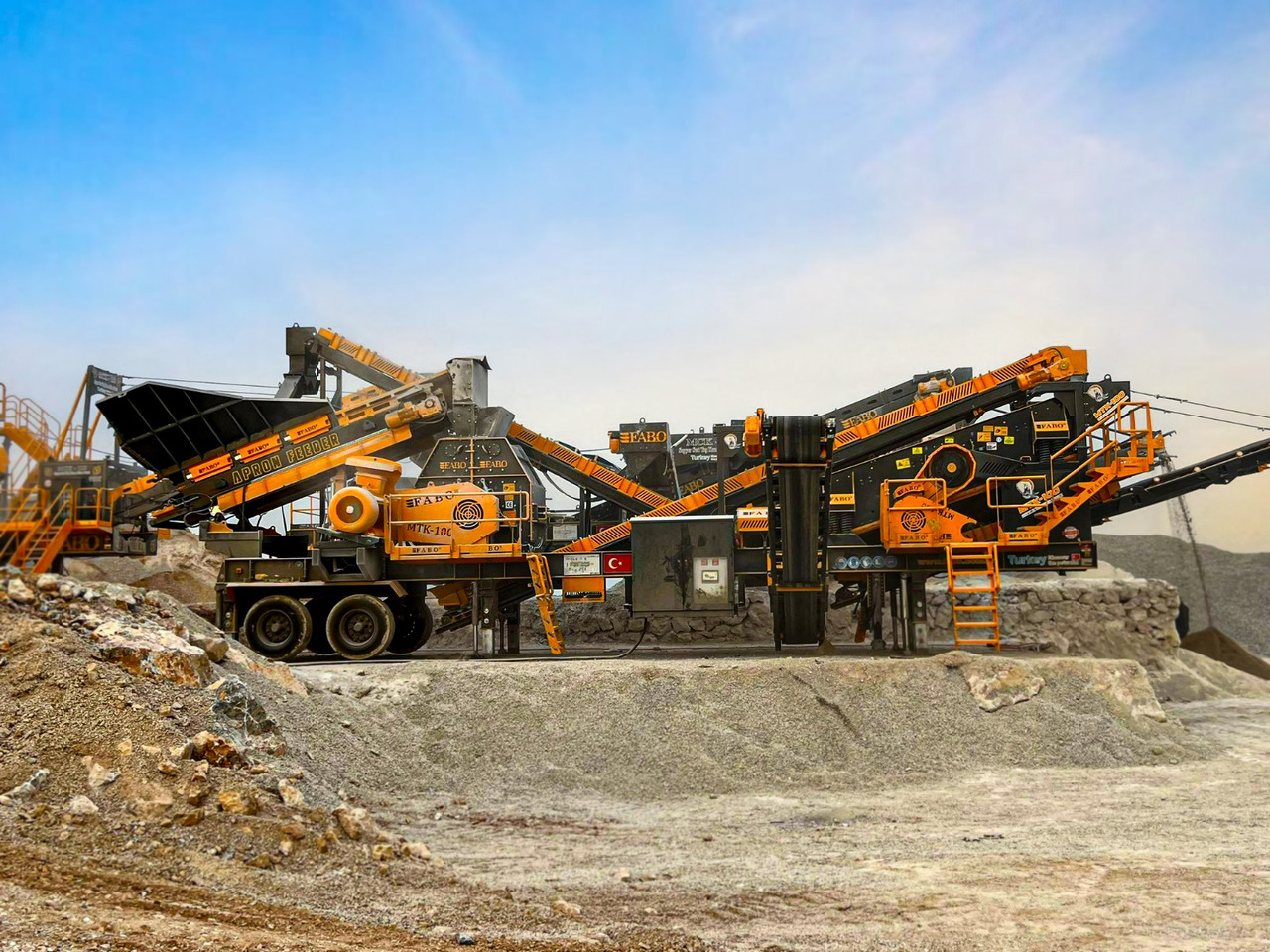 FABO Mobile crusher - Mobil konkasör tesisi: fotoğraf 3 FABO Mobile crusher - Mobil konkasör tesisi: fotoğraf 3