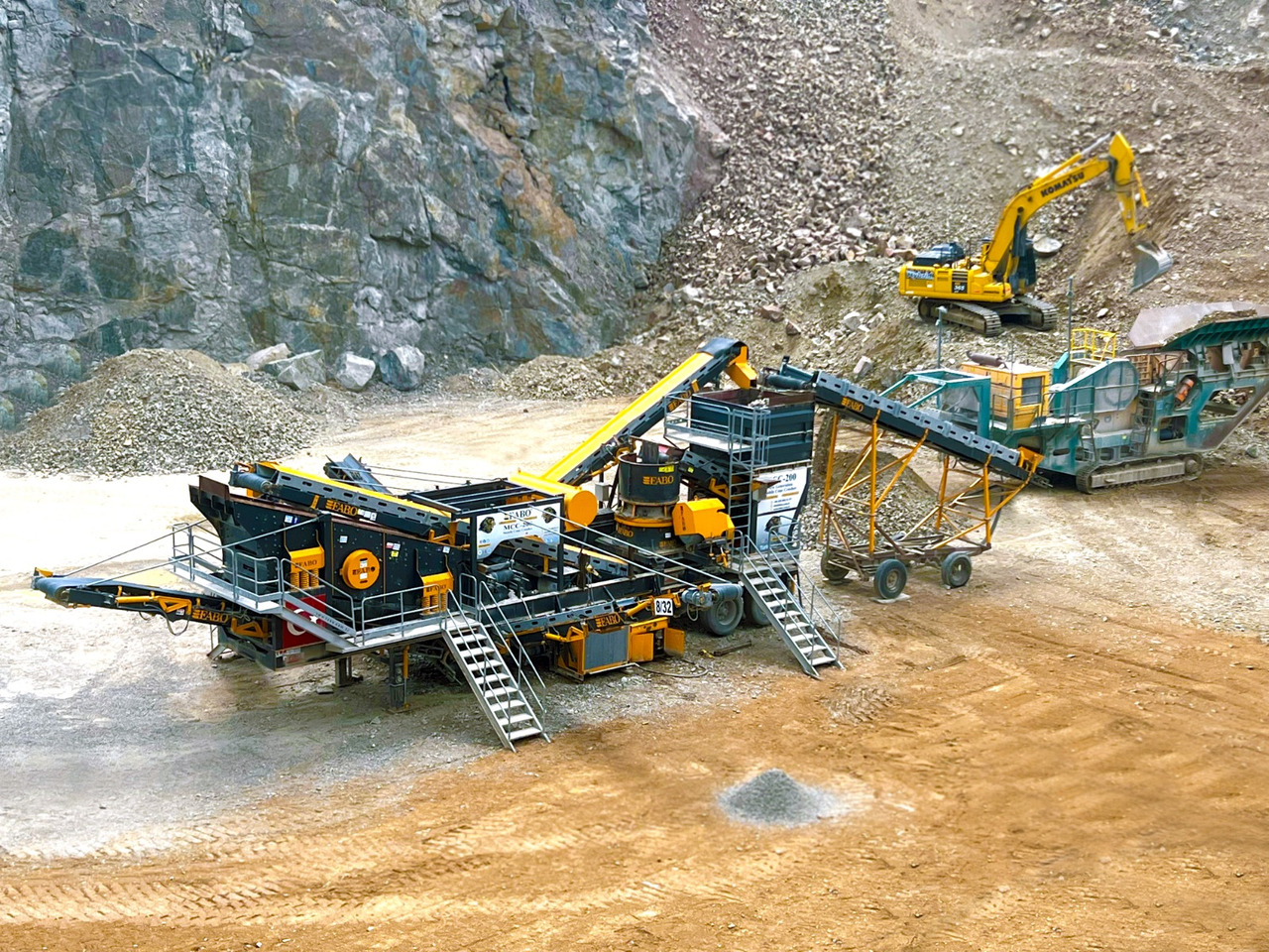 FABO Mobile crusher - Mobil konkasör tesisi: fotoğraf 3 FABO Mobile crusher - Mobil konkasör tesisi: fotoğraf 3