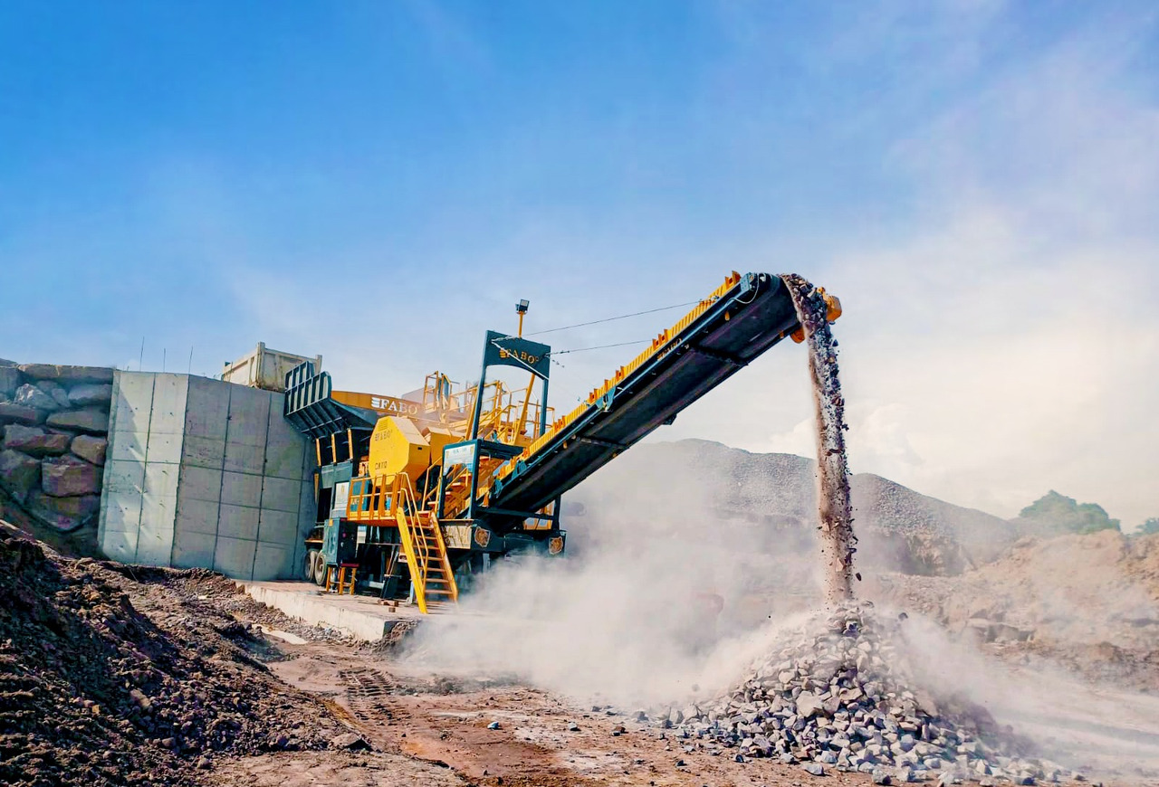 FABO Mobile crusher - Mobil konkasör tesisi: fotoğraf 1 FABO Mobile crusher - Mobil konkasör tesisi: fotoğraf 1