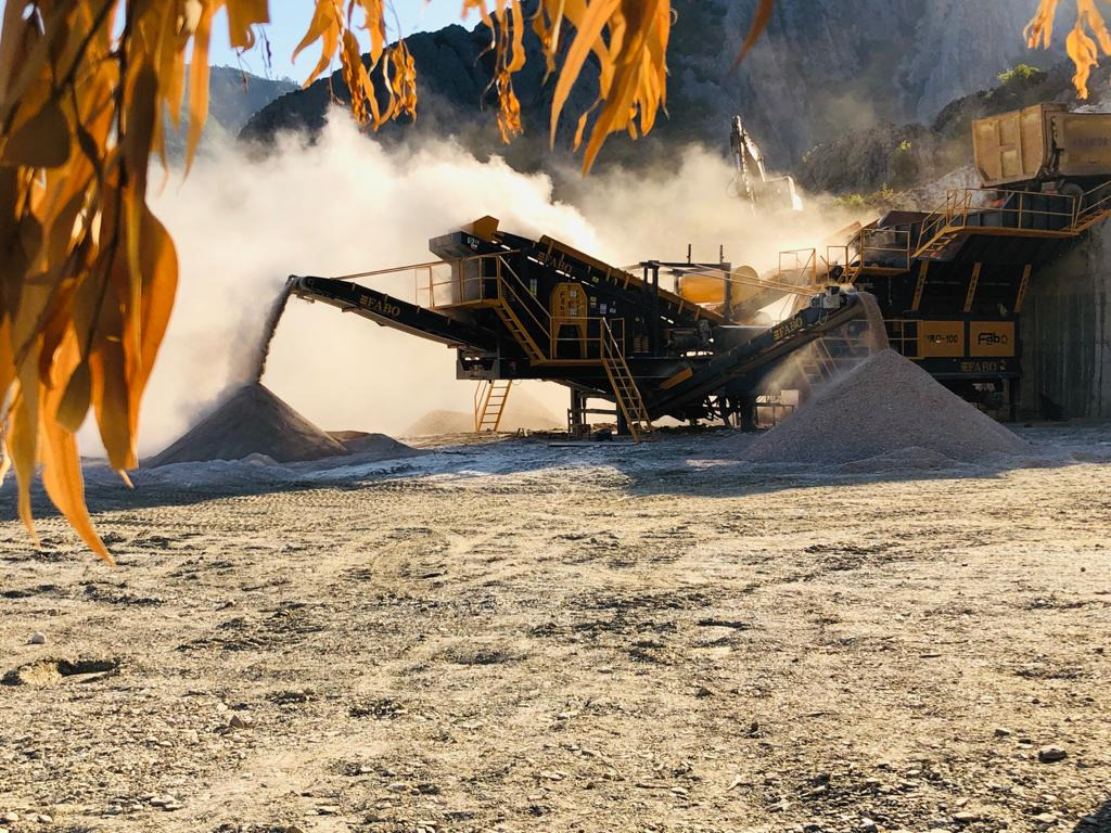 FABO Mobile crusher - Mobil konkasör tesisi: fotoğraf 2 FABO Mobile crusher - Mobil konkasör tesisi: fotoğraf 2