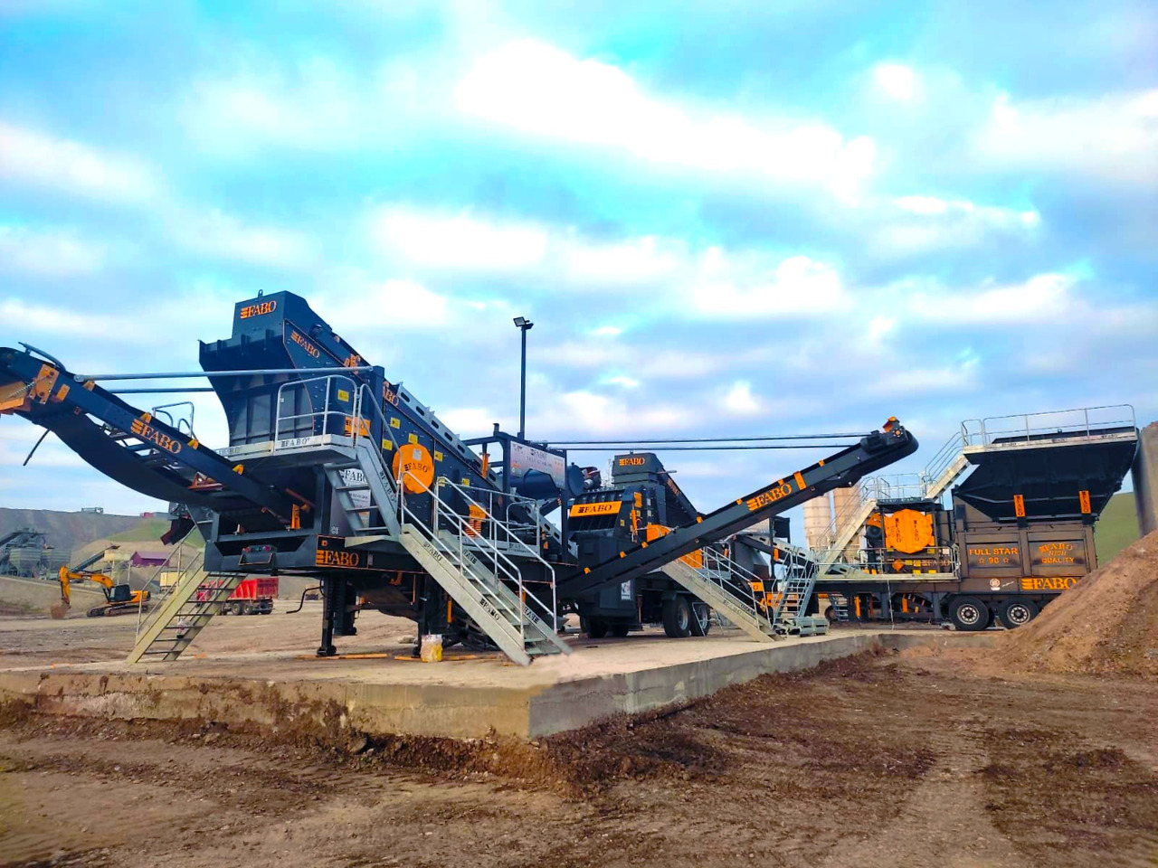 FABO Mobile crusher - Mobil konkasör tesisi: fotoğraf 4 FABO Mobile crusher - Mobil konkasör tesisi: fotoğraf 4