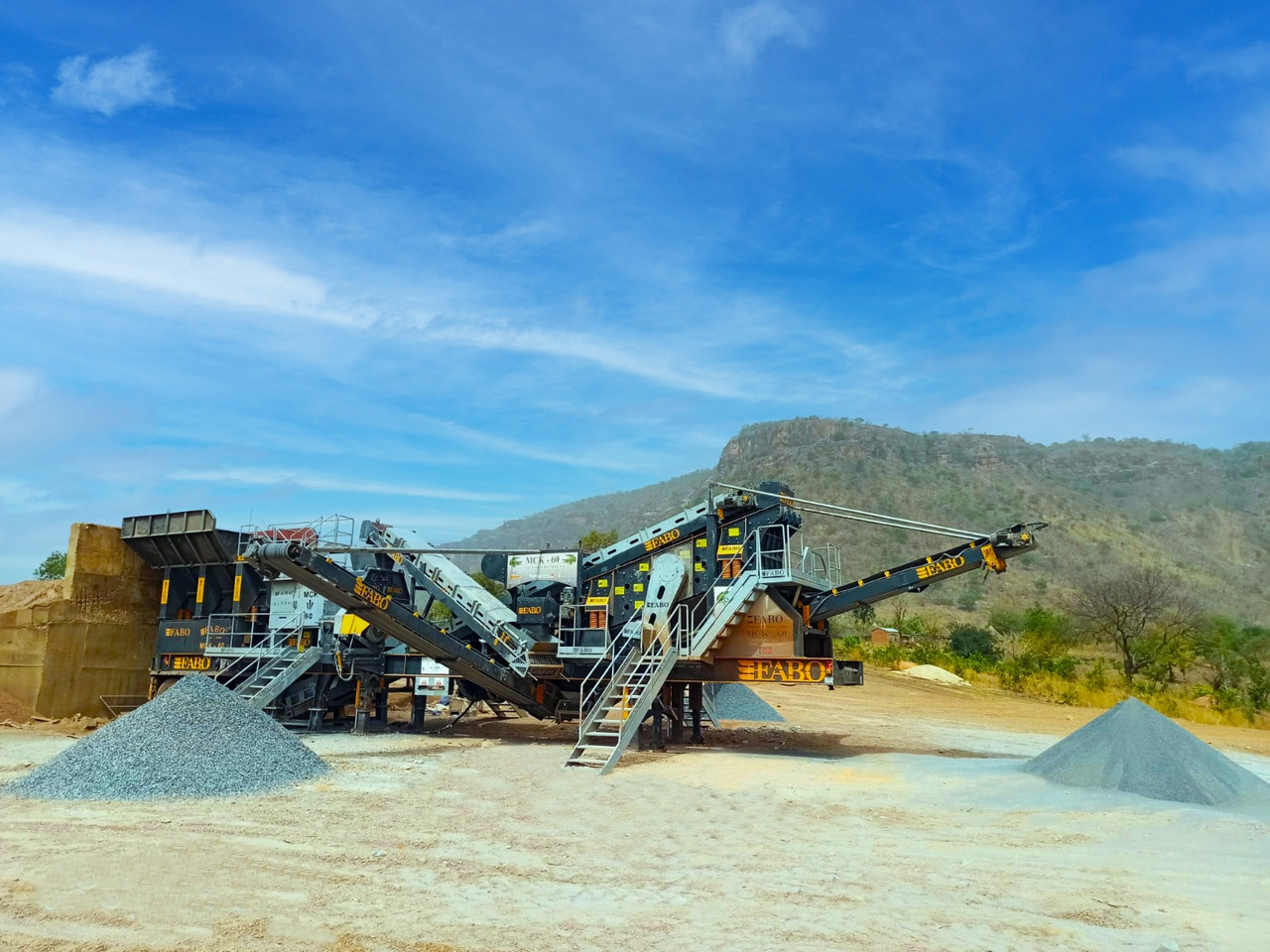 FABO Mobile crusher - Mobil konkasör tesisi: fotoğraf 2 FABO Mobile crusher - Mobil konkasör tesisi: fotoğraf 2