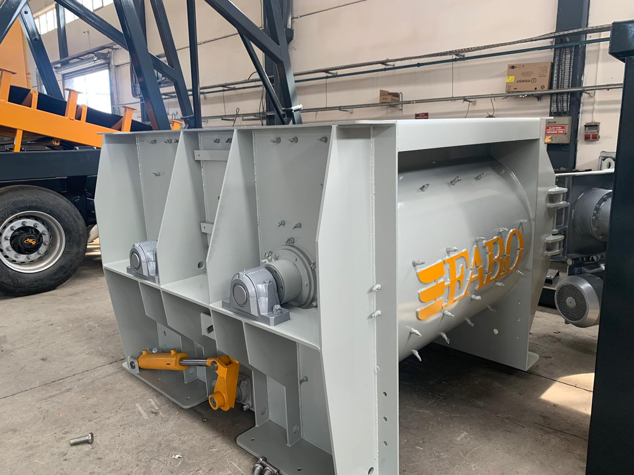 FABO twin shaft mixer - Beton mikseri: fotoğraf 5 FABO twin shaft mixer - Beton mikseri: fotoğraf 5