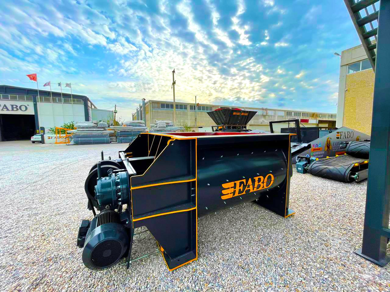 FABO twin shaft mixer - Beton mikseri: fotoğraf 1 FABO twin shaft mixer - Beton mikseri: fotoğraf 1
