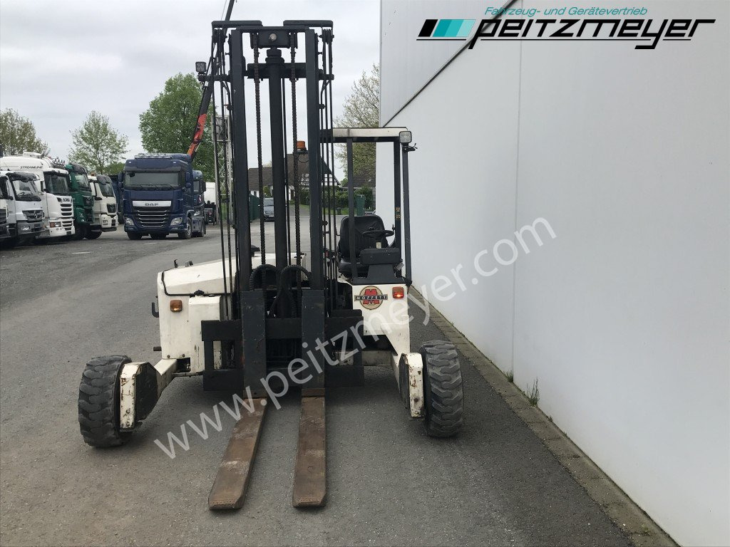 Moffett Mitnahmestapler M 2003 STM Allrad - Kamyona monte forklift: fotoğraf 5 Moffett Mitnahmestapler M 2003 STM Allrad - Kamyona monte forklift: fotoğraf 5