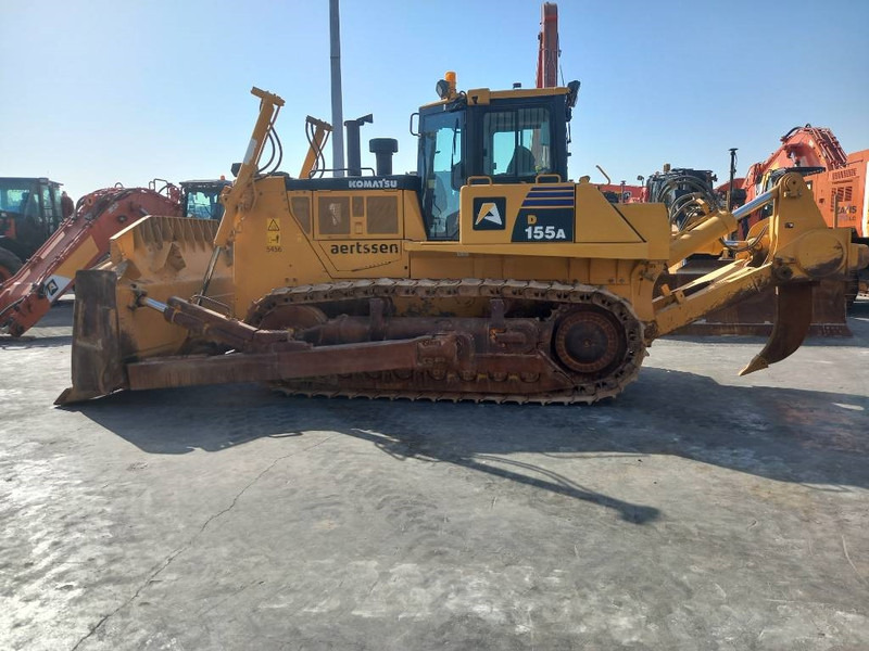 Komatsu D155-6R (4 pieces available in Abu Dhabi) - Buldozer: fotoğraf 1 Komatsu D155-6R (4 pieces available in Abu Dhabi) - Buldozer: fotoğraf 1