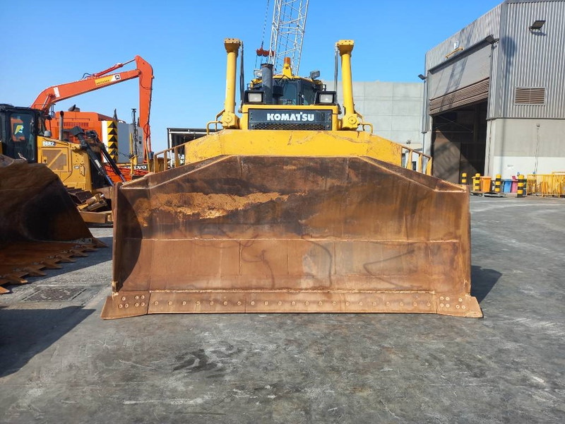 Komatsu D155A-6R (4 Pcs available in Abu Dhabi) - Buldozer: fotoğraf 3 Komatsu D155A-6R (4 Pcs available in Abu Dhabi) - Buldozer: fotoğraf 3