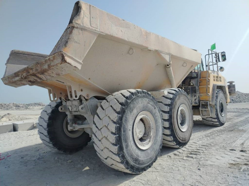 Komatsu HM400-3R (4 pieces available in Abu Dhabi) - Belden kırma kaya kamyonu: fotoğraf 5 Komatsu HM400-3R (4 pieces available in Abu Dhabi) - Belden kırma kaya kamyonu: fotoğraf 5