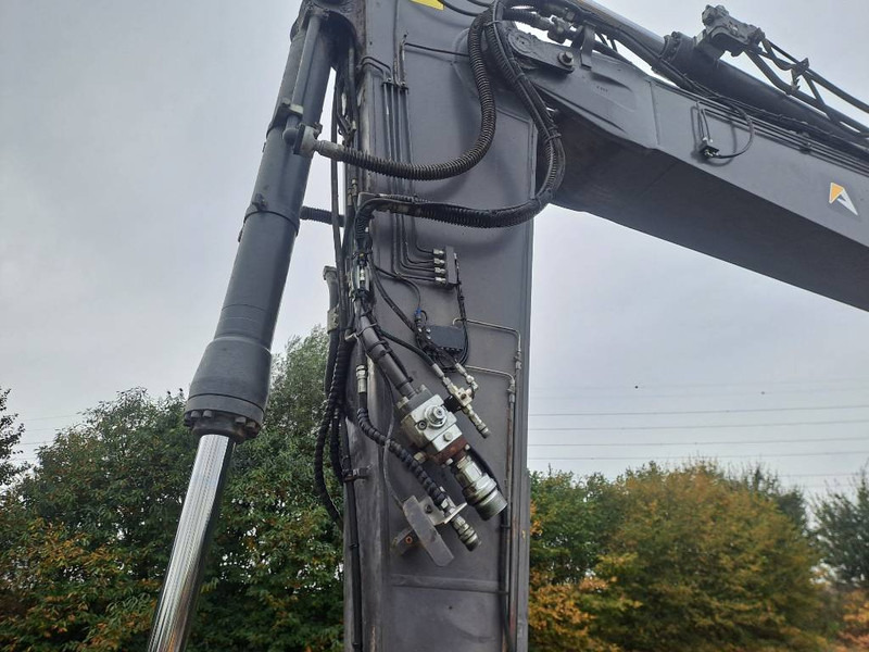 Paletli ekskavatör Volvo ECR 235 E: fotoğraf 8
