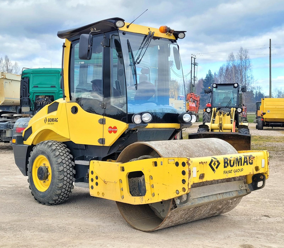 BOMAG BW145D-5 EPA - Silindir makinesi: fotoğraf 2 BOMAG BW145D-5 EPA - Silindir makinesi: fotoğraf 2