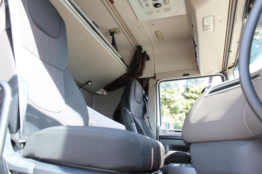 Daf XF 530 SC Retarder Standklima Kühlbox 2 liegen - Çekici: fotoğraf 4 Daf XF 530 SC Retarder Standklima Kühlbox 2 liegen - Çekici: fotoğraf 4