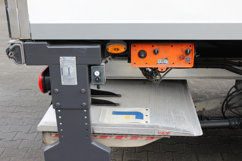 Refrijeratör kamyon Daf LF  280 E6 Frigoblock LBW Rolltor Strom Klima: fotoğraf 6
