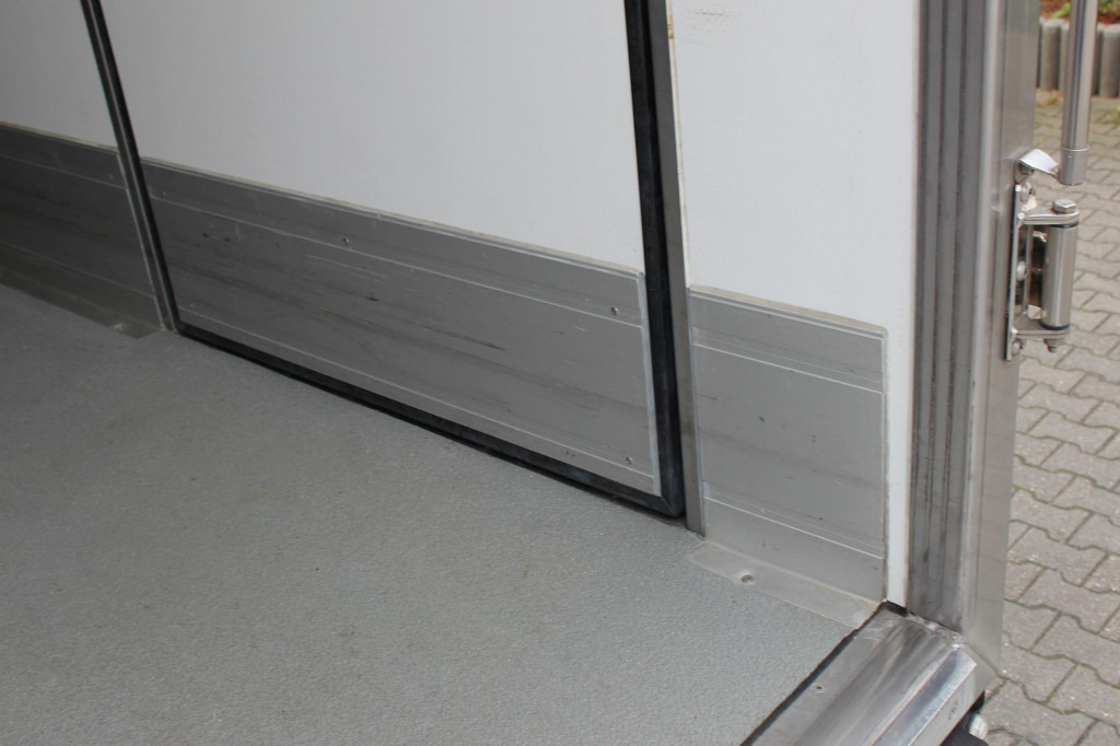 Mercedes-Benz Atego  1024 E6 TK T-1000R Strom Tür+LBW Nur 85Tkm - Refrijeratör kamyon: fotoğraf 4 Mercedes-Benz Atego  1024 E6 TK T-1000R Strom Tür+LBW Nur 85Tkm - Refrijeratör kamyon: fotoğraf 4