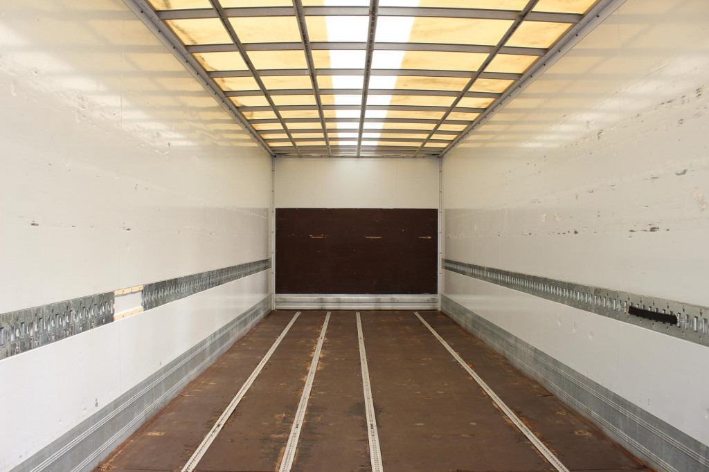 Mercedes-Benz Atego 1221 E6 Koffer Klima Kamera LBW Nur 85 Tkm - Kapalı kasa kamyon: fotoğraf 2 Mercedes-Benz Atego 1221 E6 Koffer Klima Kamera LBW Nur 85 Tkm - Kapalı kasa kamyon: fotoğraf 2