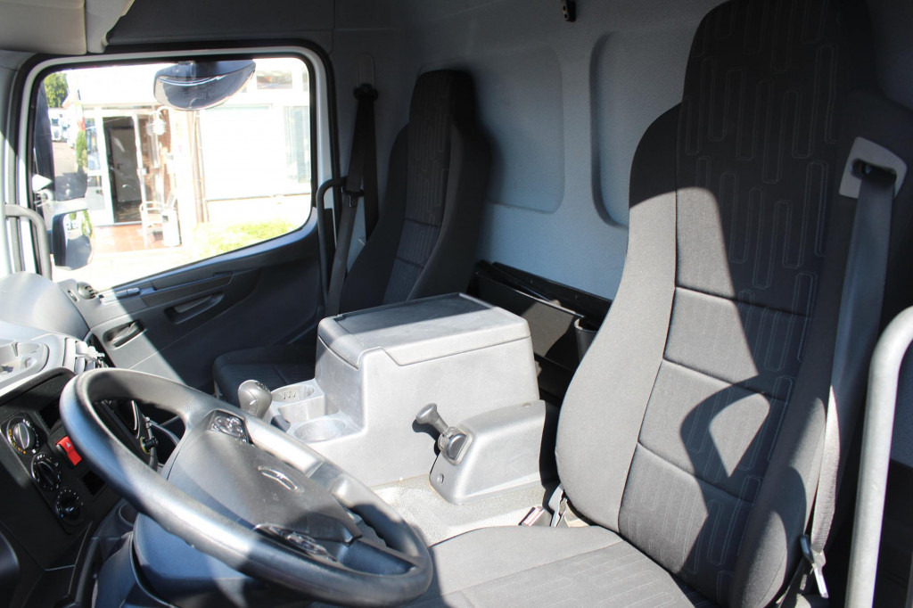 Mercedes-Benz Atego 818 E6  Koffer 6m  Klima  LDW  Schalter LBW - Kapalı kasa kamyonet: fotoğraf 5 Mercedes-Benz Atego 818 E6  Koffer 6m  Klima  LDW  Schalter LBW - Kapalı kasa kamyonet: fotoğraf 5