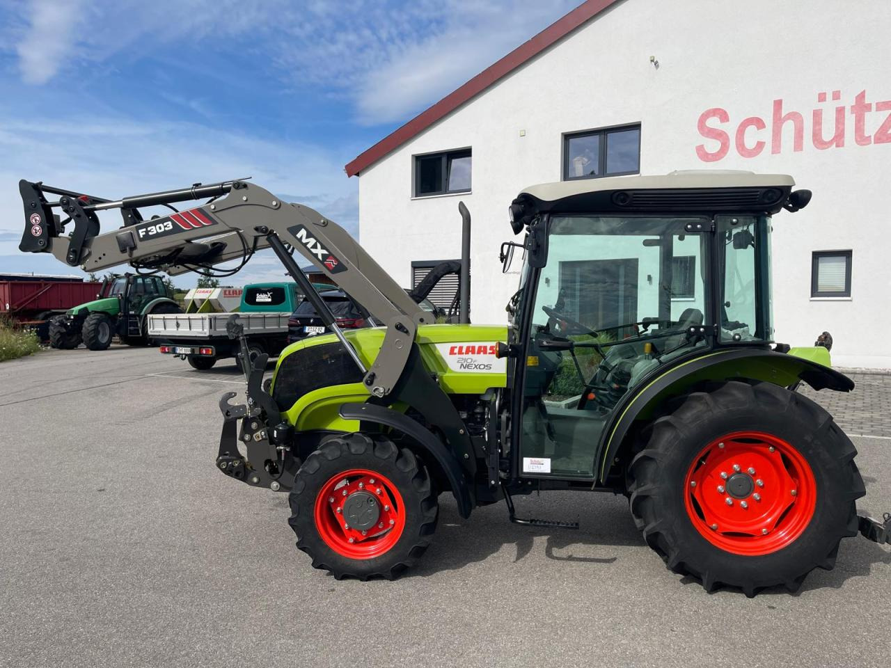 CLAAS Nexos 210 mit Frontlader und FZW, 236Bh, NEUWERTIG! - Traktör: fotoğraf 2 CLAAS Nexos 210 mit Frontlader und FZW, 236Bh, NEUWERTIG! - Traktör: fotoğraf 2