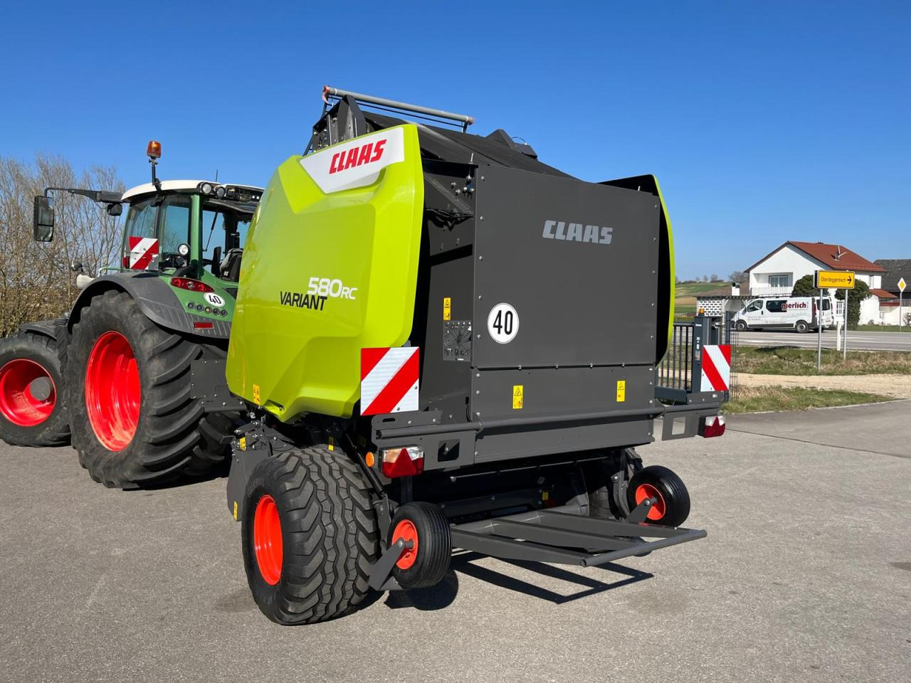 CLAAS Variant 580 RC PRO, neuwertige Rundballenpresse, Baujahr 2023, erst 39 Betriebsstunden !!! - Silindirik balya makinesi: fotoğraf 3 CLAAS Variant 580 RC PRO, neuwertige Rundballenpresse, Baujahr 2023, erst 39 Betriebsstunden !!! - Silindirik balya makinesi: fotoğraf 3