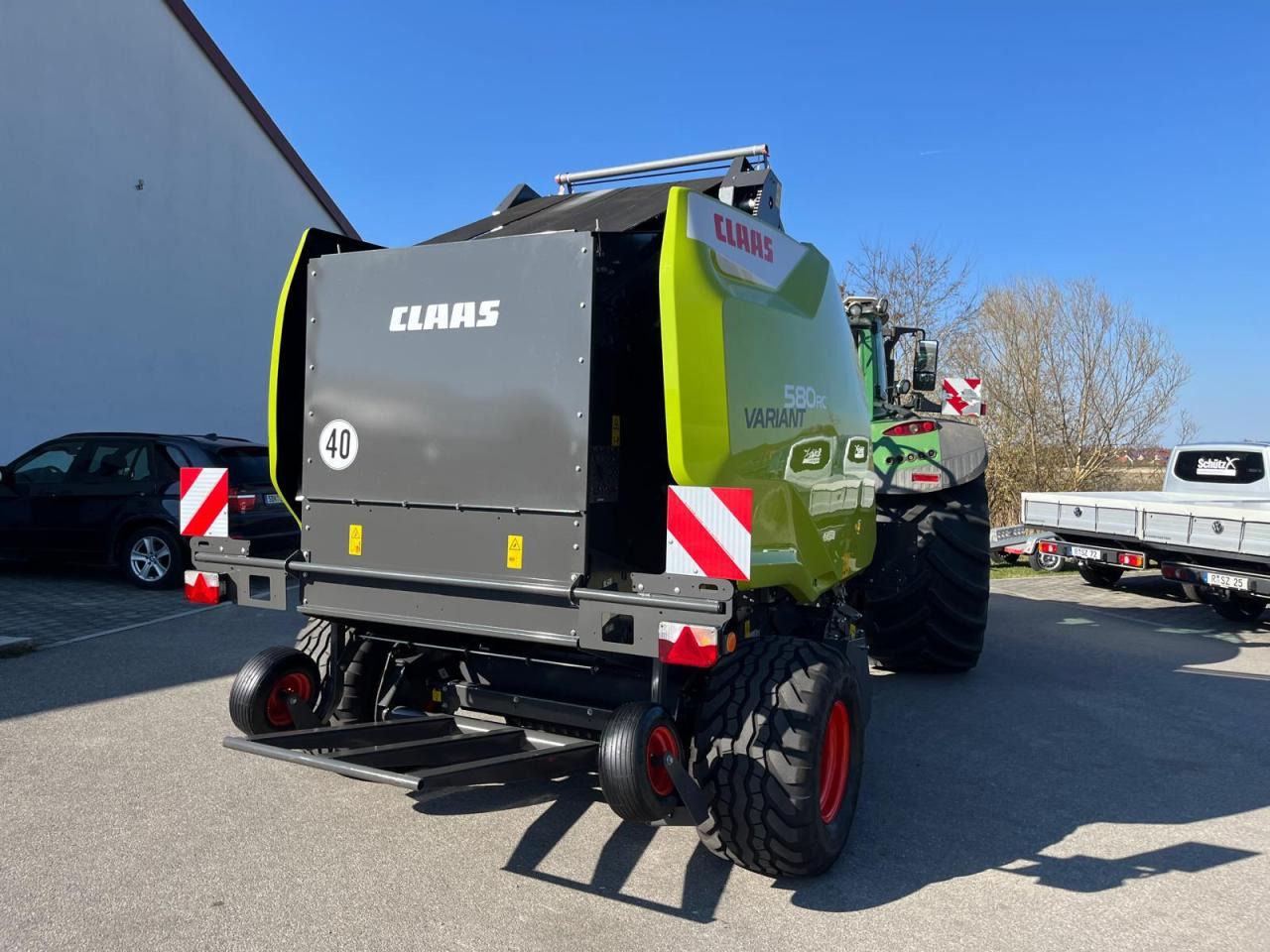 CLAAS Variant 580 RC PRO, neuwertige Rundballenpresse, Baujahr 2023, erst 39 Betriebsstunden !!! - Silindirik balya makinesi: fotoğraf 4 CLAAS Variant 580 RC PRO, neuwertige Rundballenpresse, Baujahr 2023, erst 39 Betriebsstunden !!! - Silindirik balya makinesi: fotoğraf 4