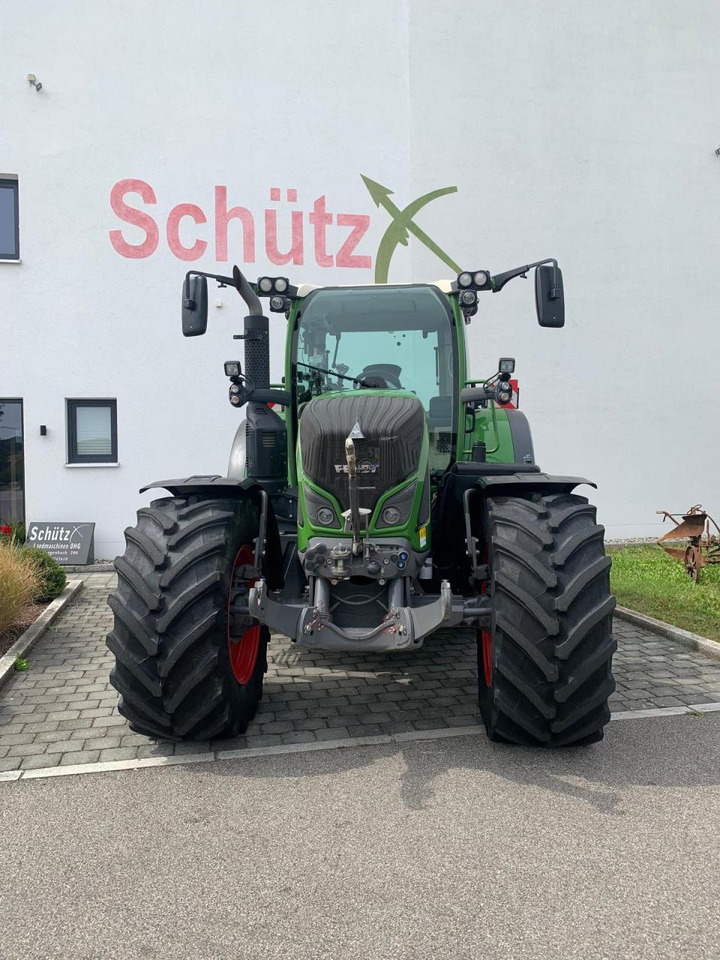 Fendt 724 Vario Power Plus mit GPS - Traktör: fotoğraf 3 Fendt 724 Vario Power Plus mit GPS - Traktör: fotoğraf 3