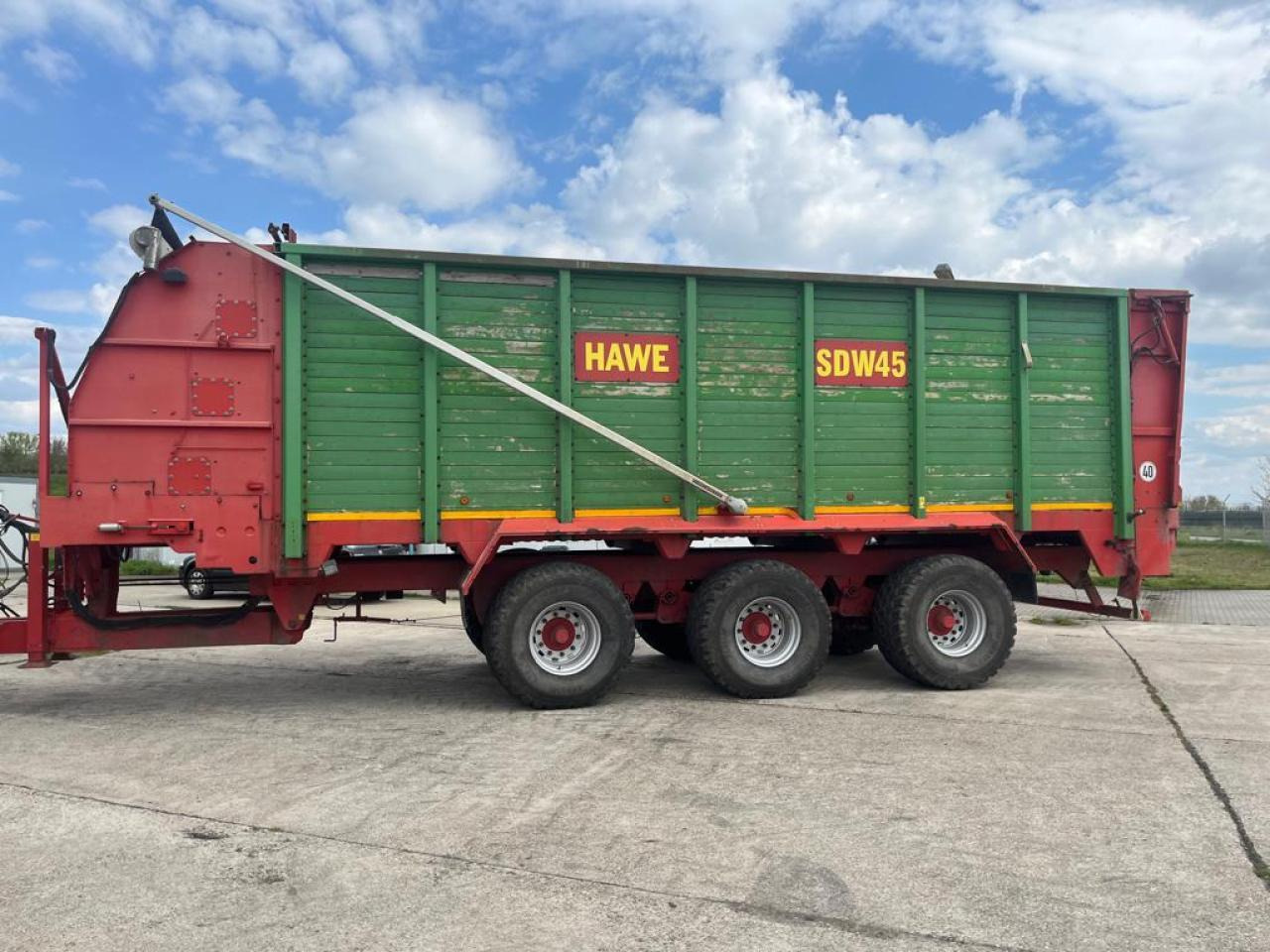 HAWE Tridem SDW 45T mit Heckentleerung - Damperli traktör römorku: fotoğraf 1 HAWE Tridem SDW 45T mit Heckentleerung - Damperli traktör römorku: fotoğraf 1