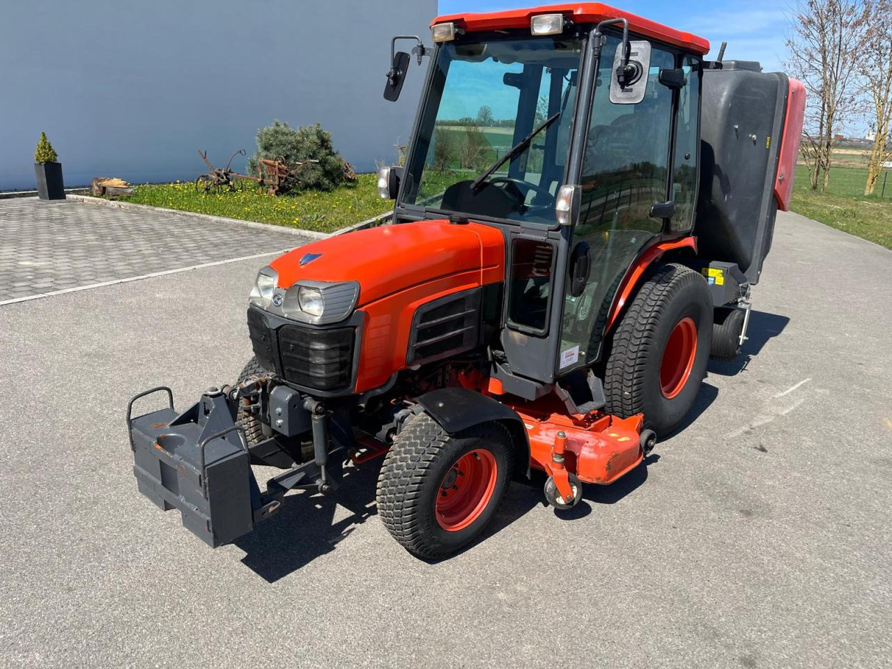 Kubota B3030 Rasenmäher mit Grüngutbehälter, Hochentlader - Çim biçme makinesi: fotoğraf 2 Kubota B3030 Rasenmäher mit Grüngutbehälter, Hochentlader - Çim biçme makinesi: fotoğraf 2