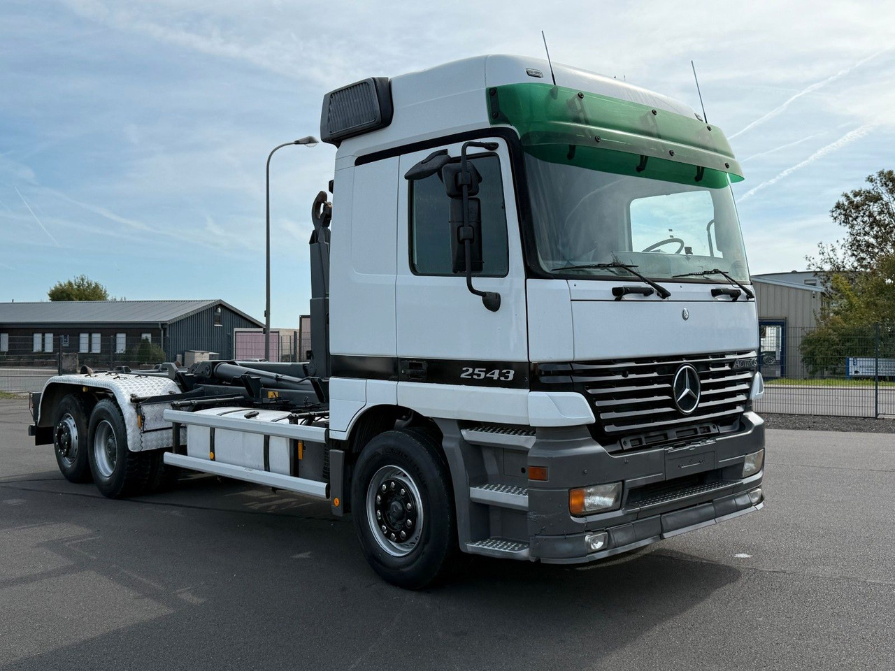 Mercedes-Benz Actros 2543 6x2 Klima + Kupplung - Kancalı yükleyici kamyon: fotoğraf 4 Mercedes-Benz Actros 2543 6x2 Klima + Kupplung - Kancalı yükleyici kamyon: fotoğraf 4