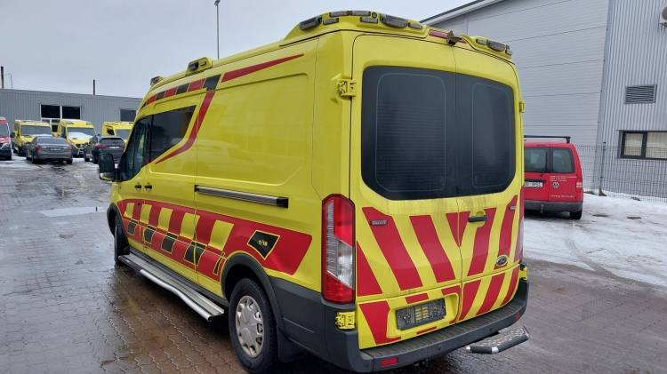 FORD TRANSIT 2,0TDI AMBULANCE KLIMA 1.2018 EURO 6, 3 UNITS - Ambulans arabası: fotoğraf 2 FORD TRANSIT 2,0TDI AMBULANCE KLIMA 1.2018 EURO 6, 3 UNITS - Ambulans arabası: fotoğraf 2