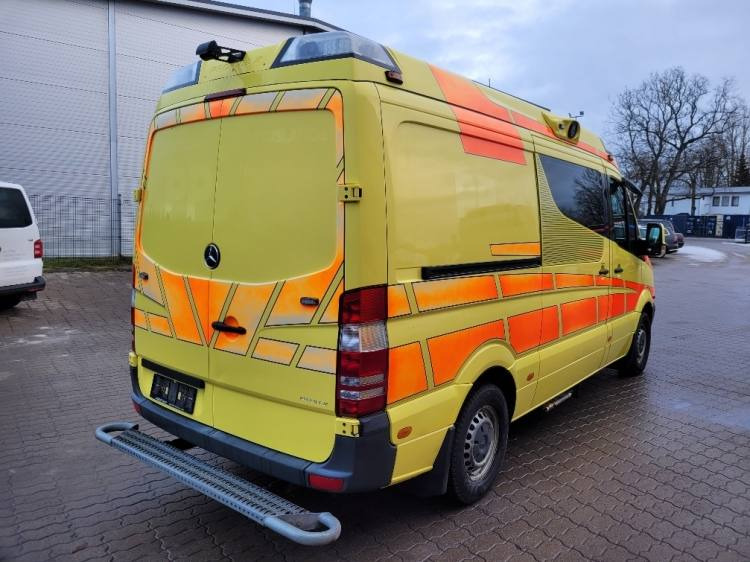 MERCEDES – BENZ SPRINTER 2.2D AMBULANCE (PROFILE) KLIMA 11.2014 EURO 5 - Ambulans arabası: fotoğraf 4 MERCEDES – BENZ SPRINTER 2.2D AMBULANCE (PROFILE) KLIMA 11.2014 EURO 5 - Ambulans arabası: fotoğraf 4