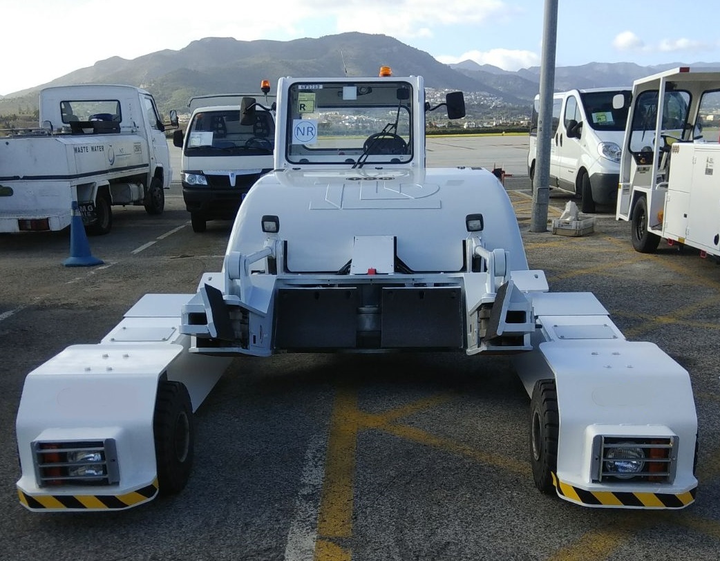 TLD Towbarless Pushback TPX 100 E - Pushback araçı: fotoğraf 3 TLD Towbarless Pushback TPX 100 E - Pushback araçı: fotoğraf 3