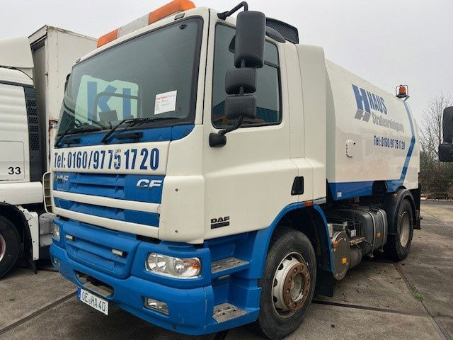 DAF 65 FA65.180 CF - Yol süpürme aracı: fotoğraf 1 DAF 65 FA65.180 CF - Yol süpürme aracı: fotoğraf 1