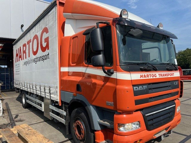 DAF CF 85.360 FA85.360 CF - Tenteli kamyon: fotoğraf 2 DAF CF 85.360 FA85.360 CF - Tenteli kamyon: fotoğraf 2