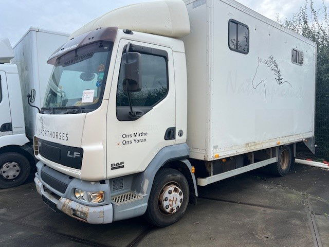DAF LF 180 FA45.180 LF - Kapalı kasa kamyon: fotoğraf 1 DAF LF 180 FA45.180 LF - Kapalı kasa kamyon: fotoğraf 1