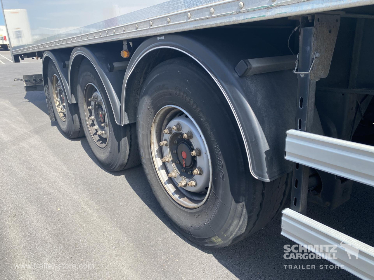 FRUEHAUF Dryfreight Standard Roller shutter door - Kapalı karoser dorse: fotoğraf 3 FRUEHAUF Dryfreight Standard Roller shutter door - Kapalı karoser dorse: fotoğraf 3