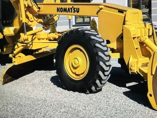 Komatsu GD530A mit 5-Zahn Heckaufreißer - Greyder: fotoğraf 2 Komatsu GD530A mit 5-Zahn Heckaufreißer - Greyder: fotoğraf 2