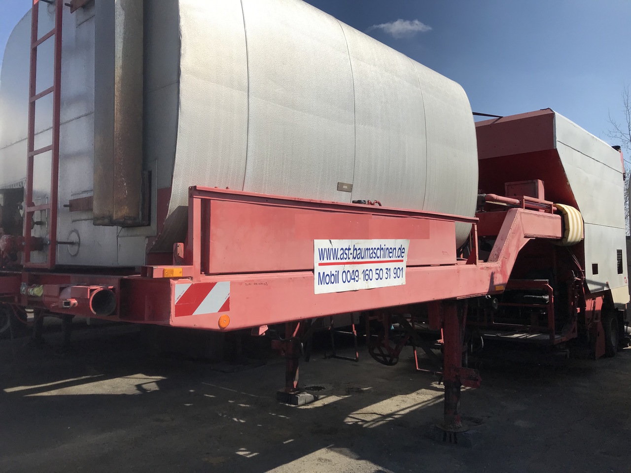 Schaefer KRZS 1000 Asphalt - Bitumen Reparaturzug mit Splittstreuer und Anpresswalzen - Asfalt döşeme aracı: fotoğraf 1 Schaefer KRZS 1000 Asphalt - Bitumen Reparaturzug mit Splittstreuer und Anpresswalzen - Asfalt döşeme aracı: fotoğraf 1