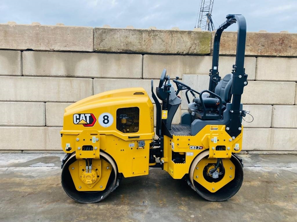 CAT CB 2.7 - Yol silindiri: fotoğraf 1 CAT CB 2.7 - Yol silindiri: fotoğraf 1