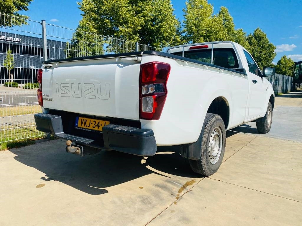 Isuzu D-Max Socage - Binek araba: fotoğraf 3 Isuzu D-Max Socage - Binek araba: fotoğraf 3