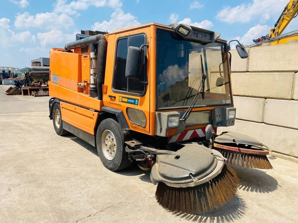Schmidt metro 500 tx - Yol süpürme aracı: fotoğraf 4 Schmidt metro 500 tx - Yol süpürme aracı: fotoğraf 4