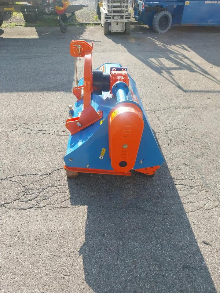 Mulcher Schlegelmulcher Stark KM 155 Mähwerk - Sap parçalama makinası: fotoğraf 5 Mulcher Schlegelmulcher Stark KM 155 Mähwerk - Sap parçalama makinası: fotoğraf 5