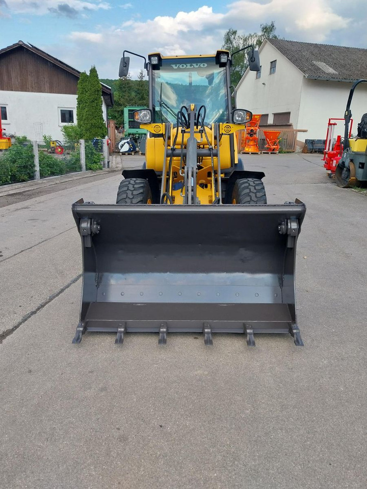 Volvo L 20 L 25 L 30 - Tekerlekli yükleyici: fotoğraf 2 Volvo L 20 L 25 L 30 - Tekerlekli yükleyici: fotoğraf 2