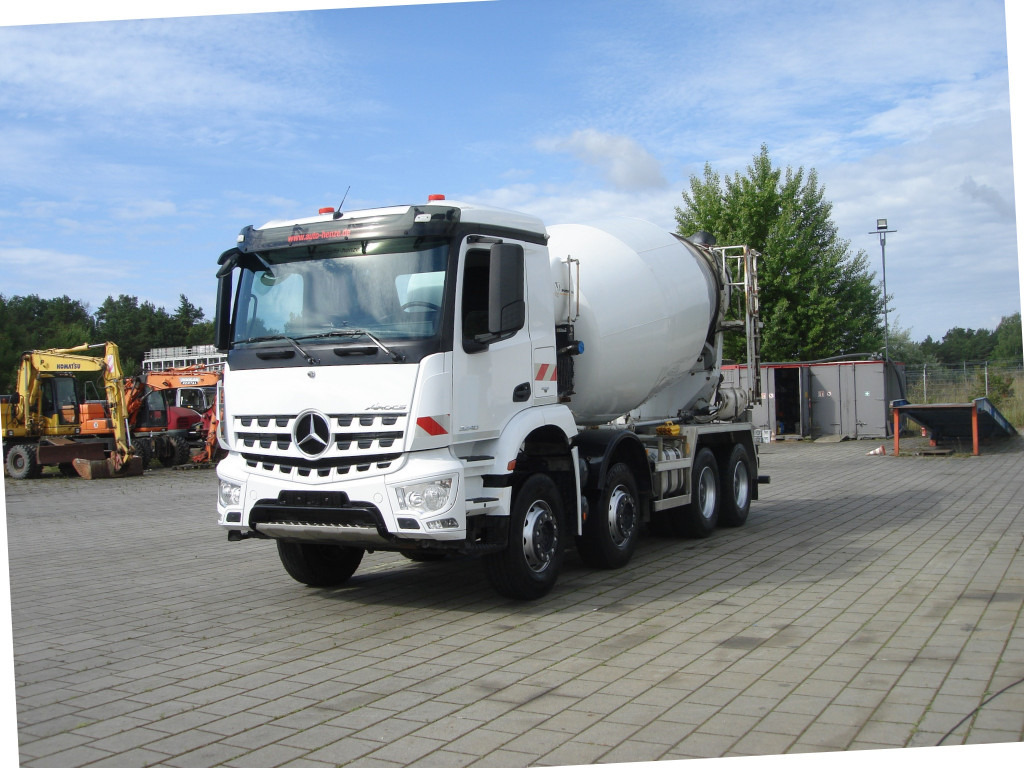 MERCEDES-BENZ Arocs 3240 B 8x4 Betonmischer Deutsch Top AP Achsen - Kamyon: fotoğraf 2 MERCEDES-BENZ Arocs 3240 B 8x4 Betonmischer Deutsch Top AP Achsen - Kamyon: fotoğraf 2