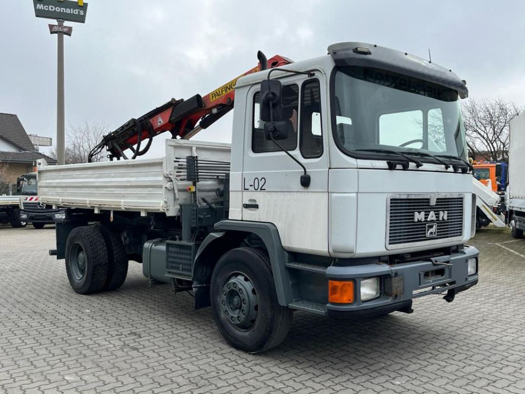 MAN F90 18.232 FK 2-Achs Kipper Kran Palf. PK 8000 - Damperli kamyon, Vinçli kamyon: fotoğraf 2 MAN F90 18.232 FK 2-Achs Kipper Kran Palf. PK 8000 - Damperli kamyon, Vinçli kamyon: fotoğraf 2