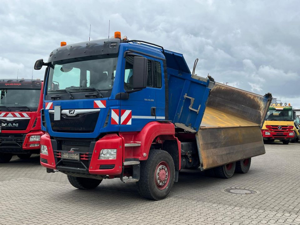 MAN TG-S 26.500 6x6 BB 3-Achs Allradkipper Bordmatik - Damperli kamyon: fotoğraf 1 MAN TG-S 26.500 6x6 BB 3-Achs Allradkipper Bordmatik - Damperli kamyon: fotoğraf 1